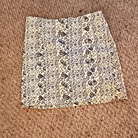 Free People floral mimi skirt. Size 4. - Picture 1 of 3